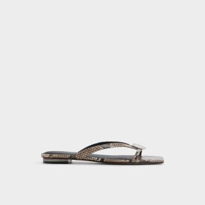 Iliria Slide sandal
